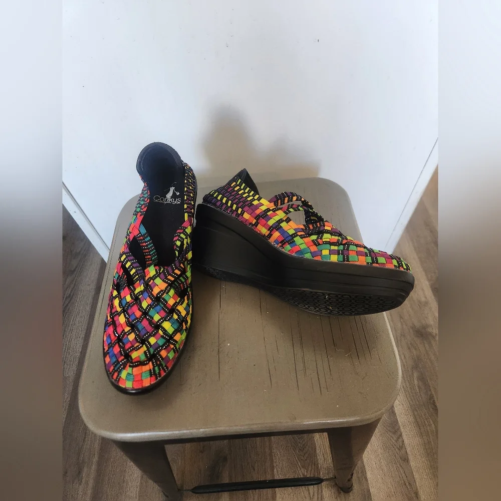 Corkys Colorful Wedges